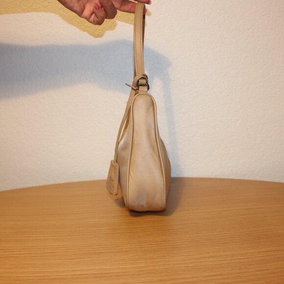 Prada Beige Nylon and Leather Re-Edition 2005 Baguette Bag - Picture 6 of 9
